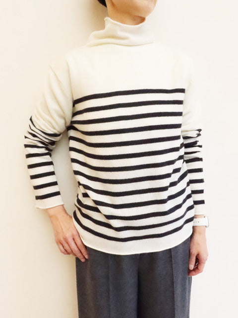 スコットランドカシミヤ<br>タートルネックプルオーバー