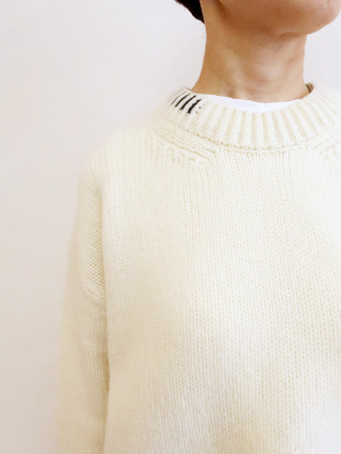 パーシャルストライプ<br>クルーネックプルオーバー