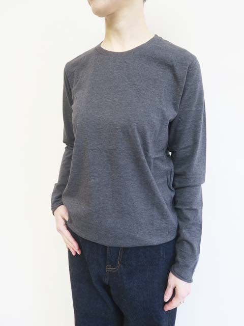 クルーネックプルオーバー