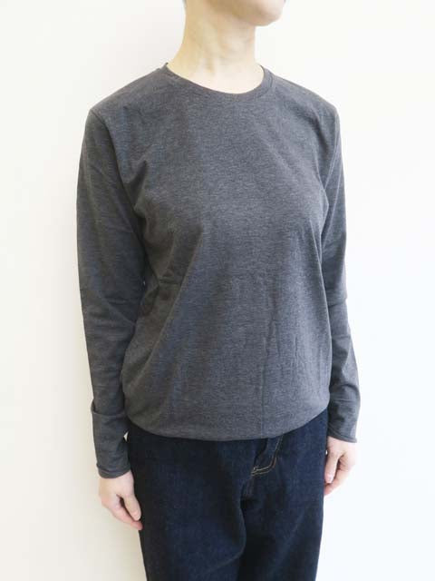 クルーネックプルオーバー