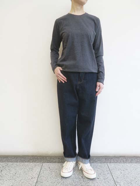 クルーネックプルオーバー