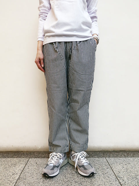 ワンタック テーパードパンツ