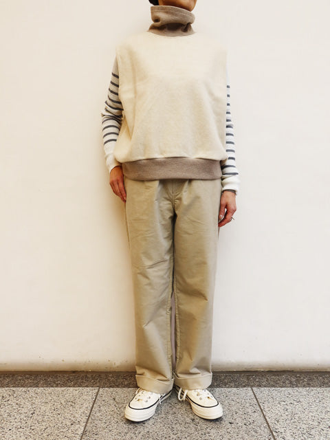 タートルネックプルオーバーベスト