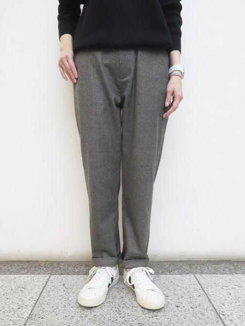 SALE<br>テーパードパンツ