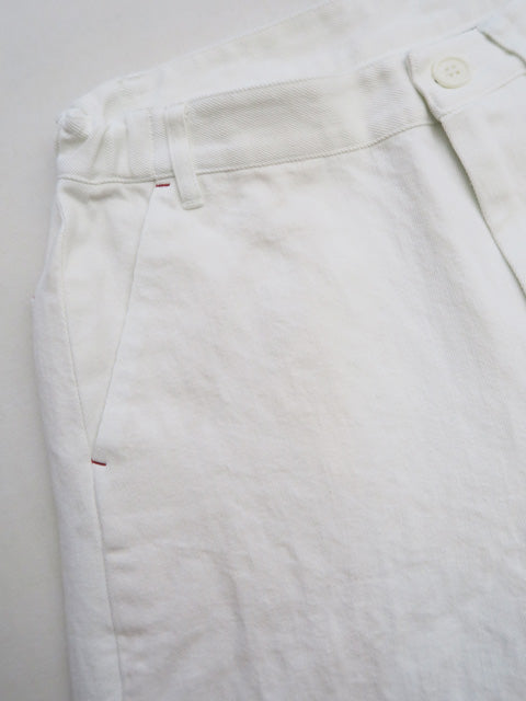 ストレートパンツ