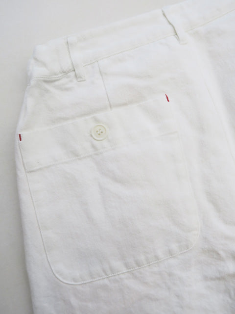 ストレートパンツ