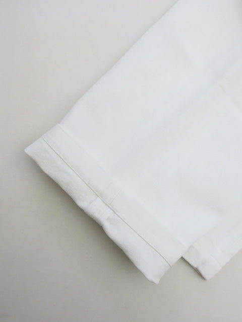 ストレートパンツ