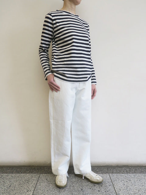 ストレートパンツ