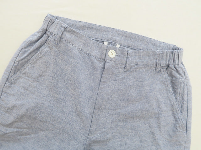 テーパードパンツ