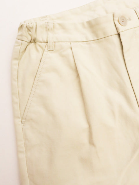 テーパードパンツ