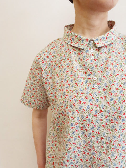 リバティプリントブラウス