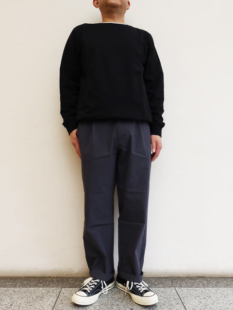 ONE TUCK TAPERED<br>LIGHT PANTS
