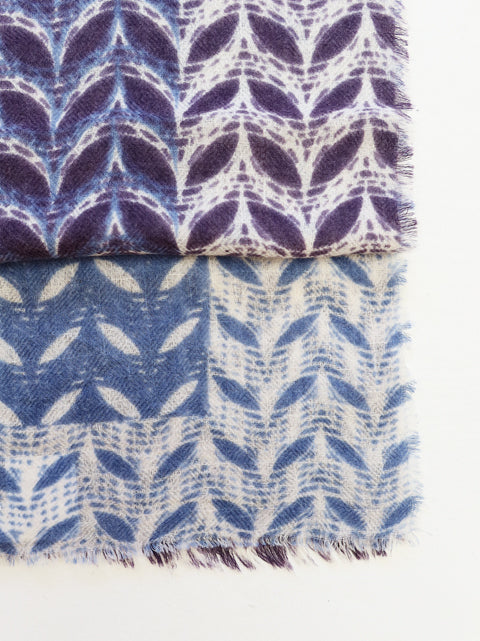BANDANA<br>SMALL LEAVES PATTERN
