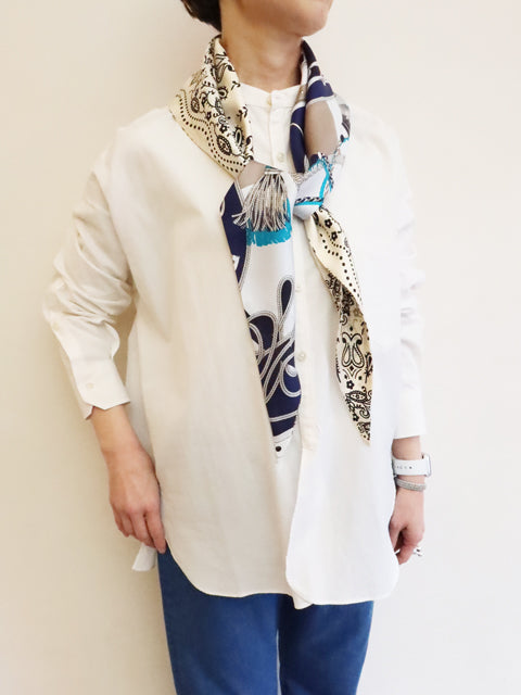 シルク ダイヤ型スカーフ<br>ピルエット