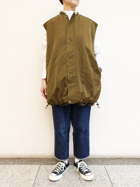 REVERSIBLE<br>SLEEVELESS JACKET