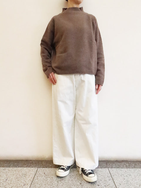 モックネック<br>ポケット付きプルオーバー