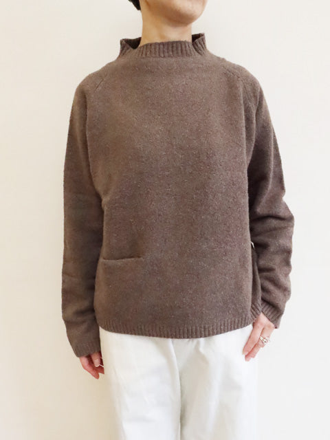 モックネック<br>ポケット付きプルオーバー