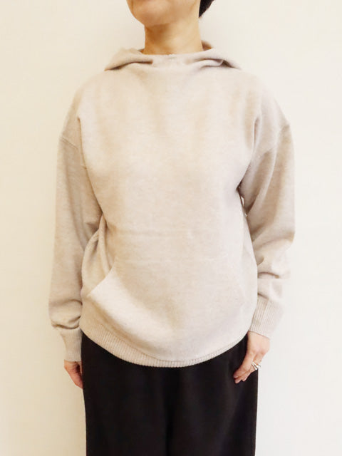 プルオーバーパーカ