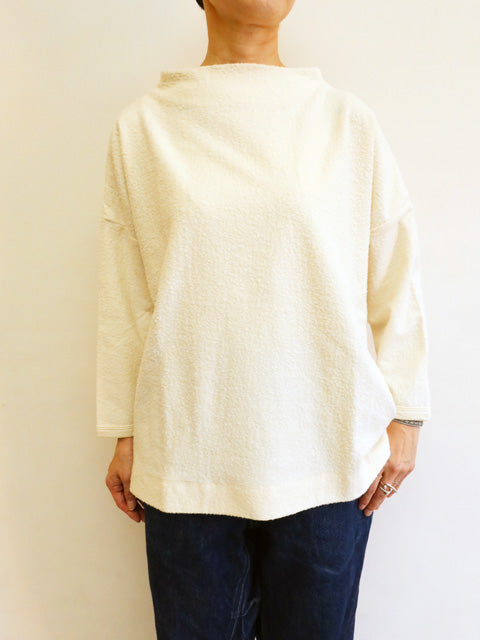 ボトルネックプルオーバー