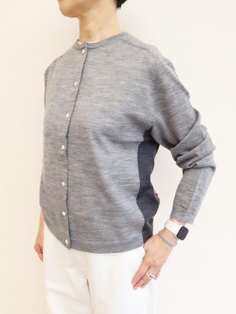 クルーネックカーディガン