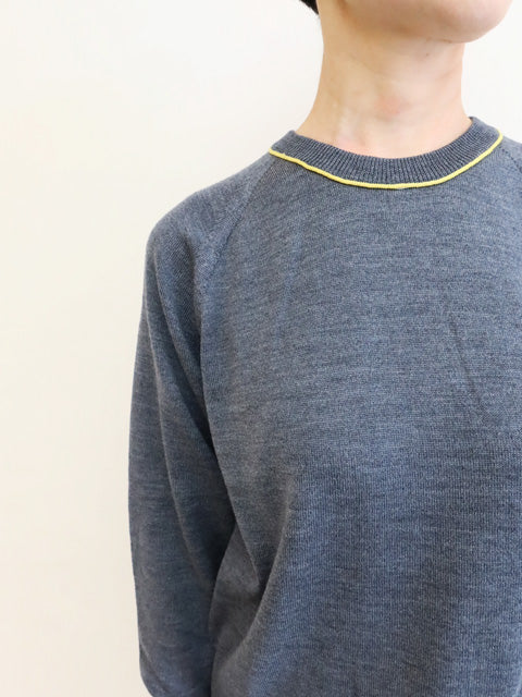 クルーネックプルオーバー