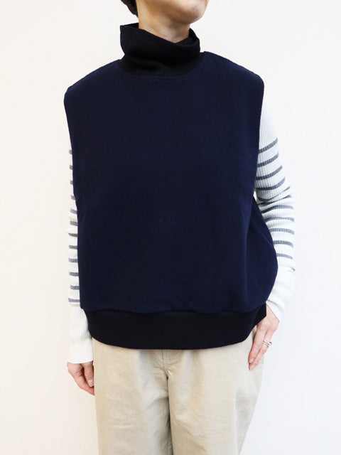 タートルネックプルオーバーベスト