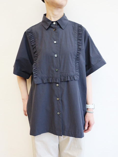 シャツブラウス