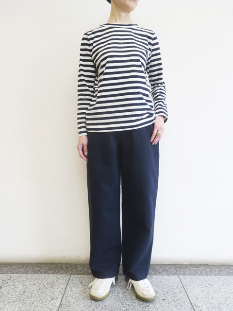 ストレートパンツ