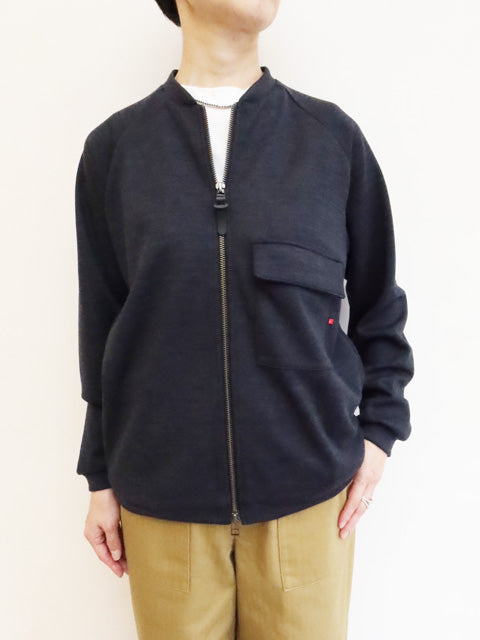 ジップアップブルゾン