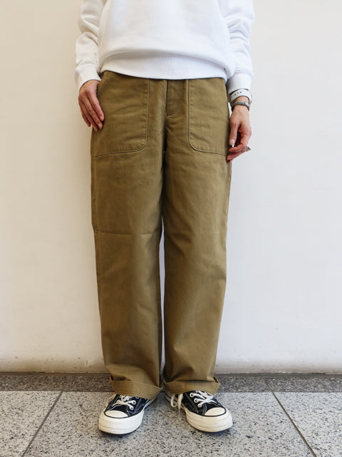 ストレートパンツ