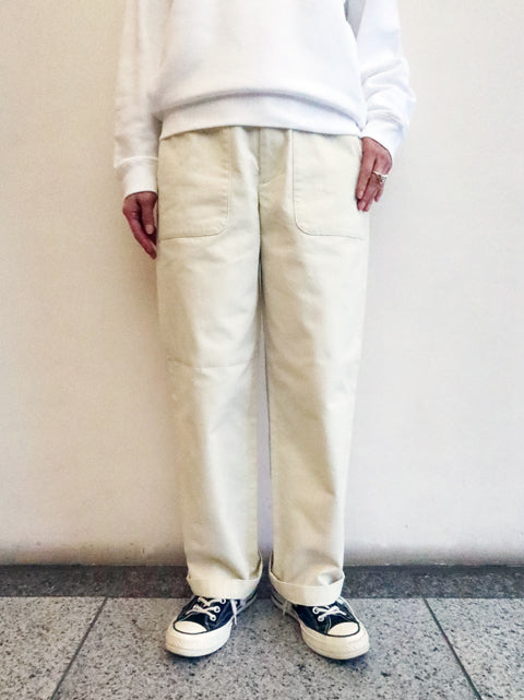 ストレートパンツ