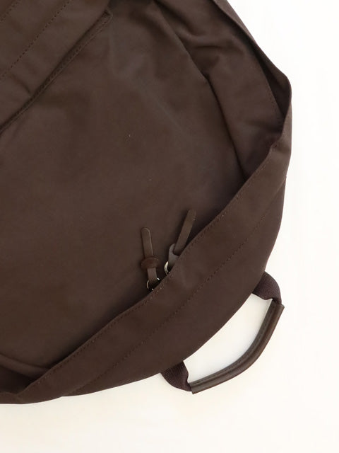 SIMPLICITY<br>DAILY DAYPACK<br>DARK BROWN EDITION