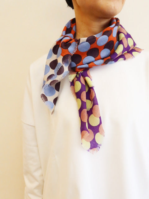 SCARF GRAPHIC CIRCLE