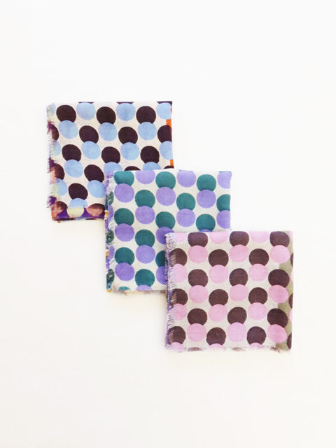 SCARF GRAPHIC CIRCLE