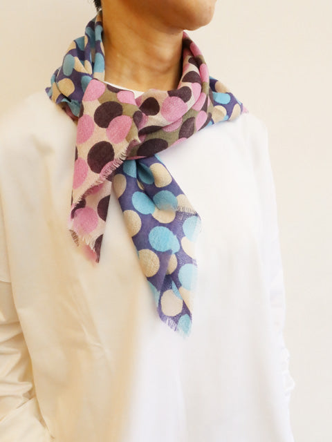 SCARF GRAPHIC CIRCLE