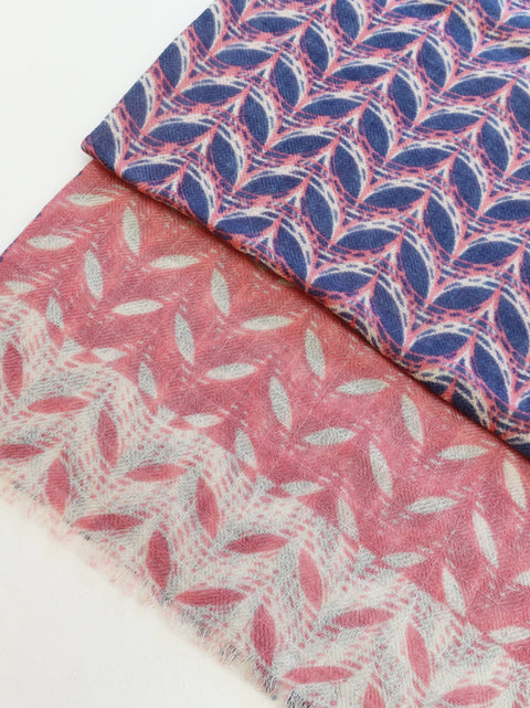 BANDANA<br>SMALL LEAVES PATTERN
