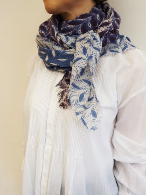BANDANA<br>SMALL LEAVES PATTERN