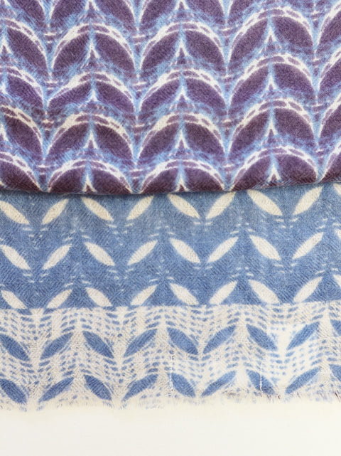 BANDANA<br>SMALL LEAVES PATTERN