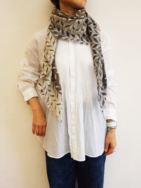 BANDANA<br>SMALL LEAVES PATTERN