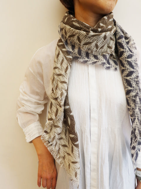 BANDANA<br>SMALL LEAVES PATTERN