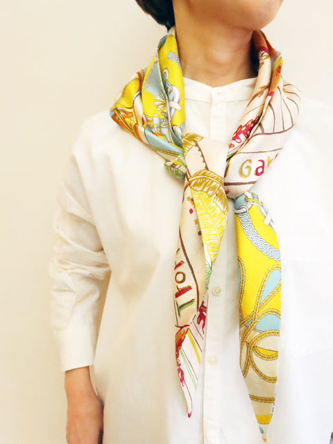 シルク ダイヤ型スカーフ<br>トロピカルガーデン