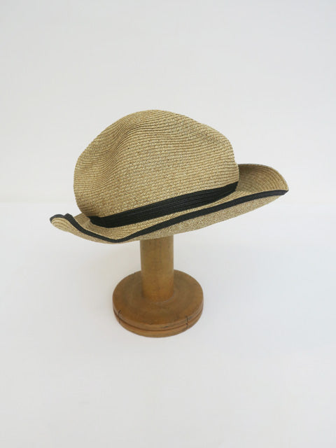 BOXED HAT<br>6.5cm brim