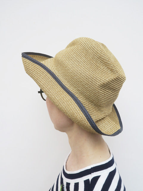 BOXED HAT<br>11cm brim switch color line edge　