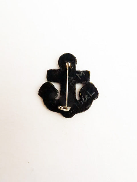 BROOCH