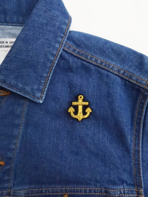 BROOCH