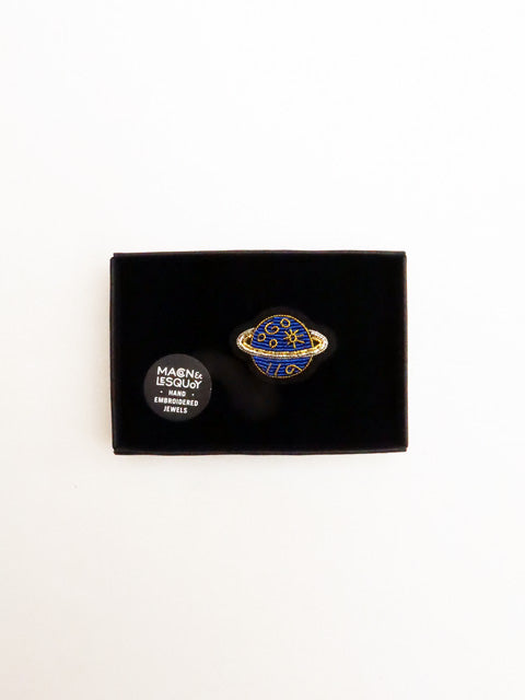 BROOCH