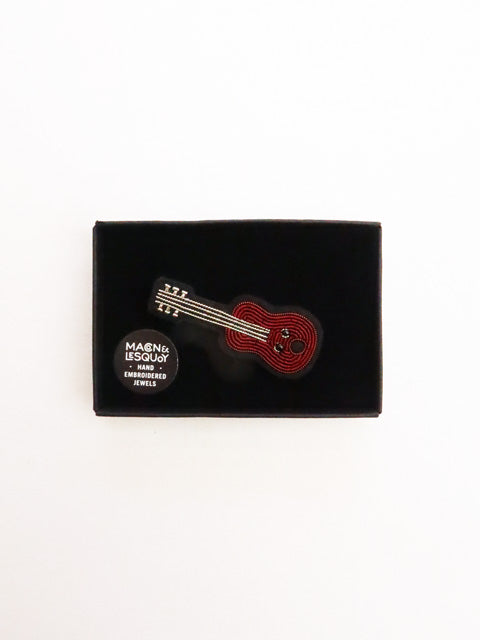 BROOCH