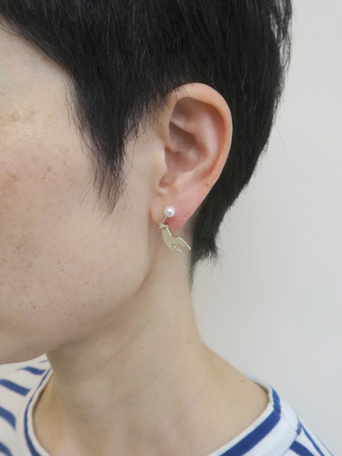 サンキューロビン ピアス