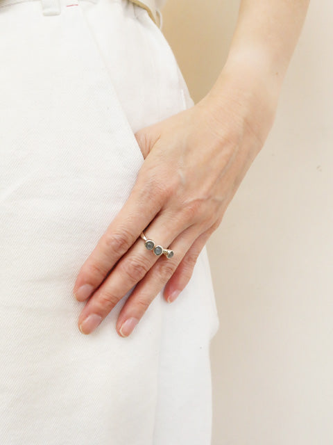 GREYMOONSTONE<br>PISTILLI SILVER RING