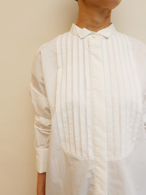 ウィングカラータックシャツ